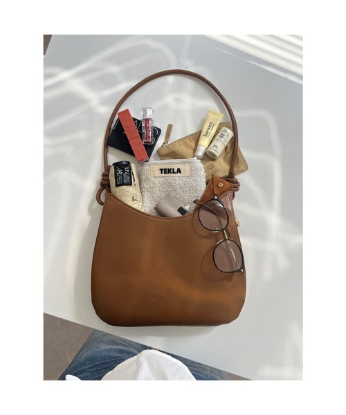 gemeil（ジェムイル）の「ダブルノットワンショルダーバッグ(PT-210)（ショルダーバッグ・レディース・ブラック/グレイッシュベージュ/キャメル/ブルー・FREE）」の16枚目の写真