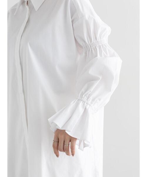 Te chichi（テチチ）の「プリーツフレアカフスロングシャツ（シャツ/ブラウス・レディース・サックスブルー/オフホワイト・F）」の14枚目の写真