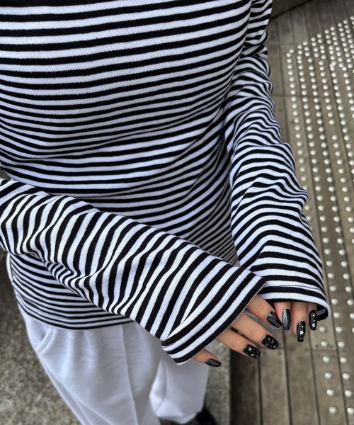 ISOOK（アイスー）の「【ISOOK / アイスー】オフショルボーダーカットソー / 2way 長袖 Tシャツ ボートネック ロングスリーブ ロンT タイト 細ボーダー 白 黒 グレー ホワイト ブラック ZOZOTOWN限定（Tシャツ/カットソー・レディース・ライトグレー/ブラック・FREE）」の18枚目の写真