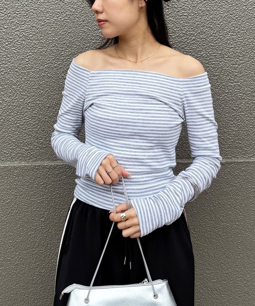 ISOOK（アイスー）の「【ISOOK / アイスー】オフショルボーダーカットソー / 2way 長袖 Tシャツ ボートネック ロングスリーブ ロンT タイト 細ボーダー 白 黒 グレー ホワイト ブラック ZOZOTOWN限定（Tシャツ/カットソー・レディース・ライトグレー/ブラック・FREE）」の7枚目の写真