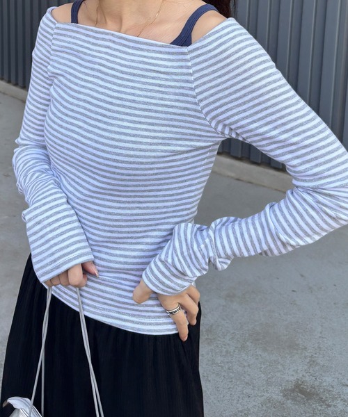 ISOOK（アイスー）の「【ISOOK / アイスー】オフショルボーダーカットソー / 2way 長袖 Tシャツ ボートネック ロングスリーブ ロンT タイト 細ボーダー 白 黒 グレー ホワイト ブラック ZOZOTOWN限定（Tシャツ/カットソー・レディース・ライトグレー/ブラック・FREE）」の10枚目の写真