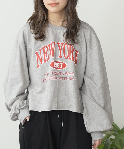 ROOPTOKYO(ループトウキョウ)の「NEW YORK Logo Print Sweatshirt / NEW YORKロゴプリント スウェット(スウェット・レディース・グレー/ライトグレー/イエロー・FREE)」の1枚目の写真