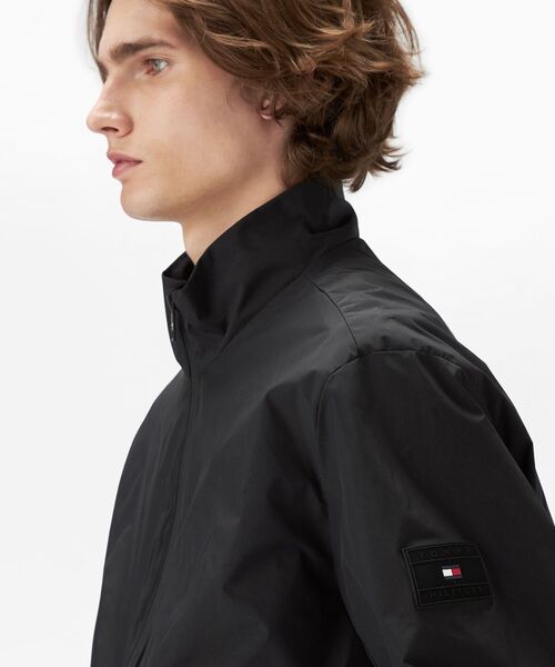 TOMMY HILFIGER(トミーヒルフィガー)の「ナイロンブルゾン(ブルゾン・メンズ・ネイビー/ブラック・LARGE/MEDIUM/SMALL/X-LARGE)」の12枚目の写真
