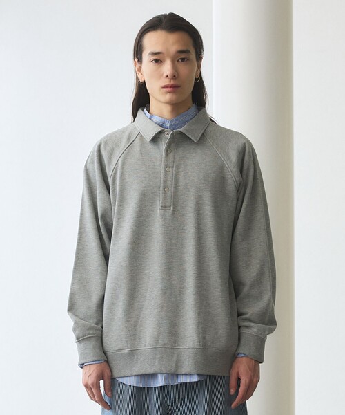 J.PRESS YORK STREET(ジェイプレスヨークストリート)の「【UNISEX】ラガータイプラグラン 裏毛トレーナー(ポロシャツ・メンズ・ピンク系/ホワイト系/ライトグレー系/ネイビー系/イエロー系・LARGE/MEDIUM/SMALL)」の2枚目の写真