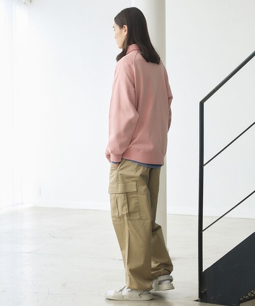 J.PRESS YORK STREET(ジェイプレスヨークストリート)の「【UNISEX】ラガータイプラグラン 裏毛トレーナー(ポロシャツ・メンズ・ピンク系/ホワイト系/ライトグレー系/ネイビー系/イエロー系・LARGE/MEDIUM/SMALL)」の11枚目の写真