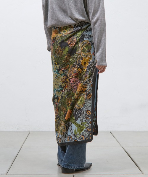 COLONY 2139（コロニートゥーワンスリーナイン）の「ボタニカル大判スカーフ 90×90（バンダナ/スカーフ・レディース・ブラック/ホワイト/ネイビー・FREE）」の15枚目の写真