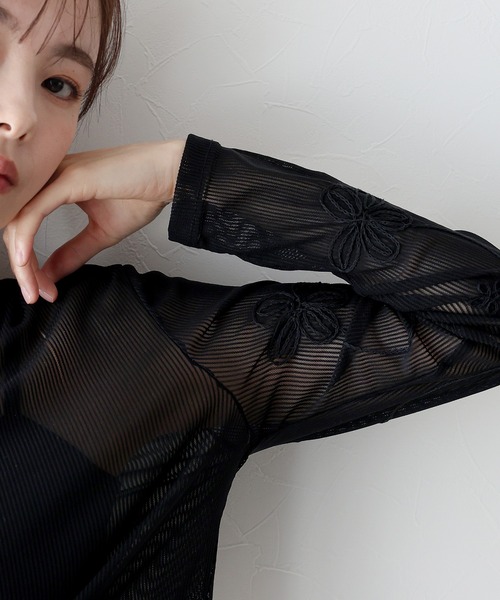 BLUEEAST(ブルーイースト)の「コード刺繍シアートップス(Tシャツ/カットソー・レディース・アイボリー/ネイビー/ブラック・MEDIUM)」の16枚目の写真
