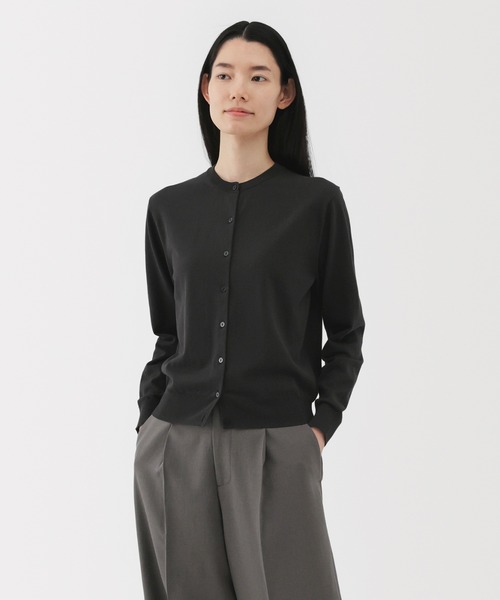 無印良品(ムジルシリョウヒン)の「婦人 UVカット強撚コットンクルーネックカーディガン(カーディガン/ボレロ・レディース・オフホワイト/ブラック/アイボリー/ピンク/ダークグレー/ネイビー/レンガ・S/M/L/XL)」の4枚目の写真