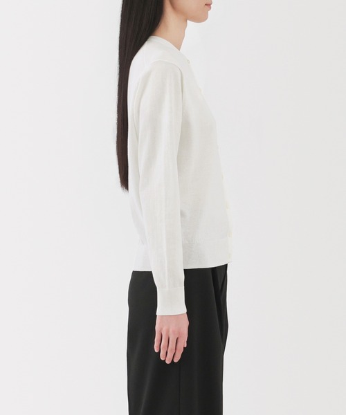 無印良品(ムジルシリョウヒン)の「婦人 UVカット強撚コットンクルーネックカーディガン(カーディガン/ボレロ・レディース・オフホワイト/ブラック/アイボリー/ピンク/ダークグレー/ネイビー/レンガ・S/M/L/XL)」の9枚目の写真