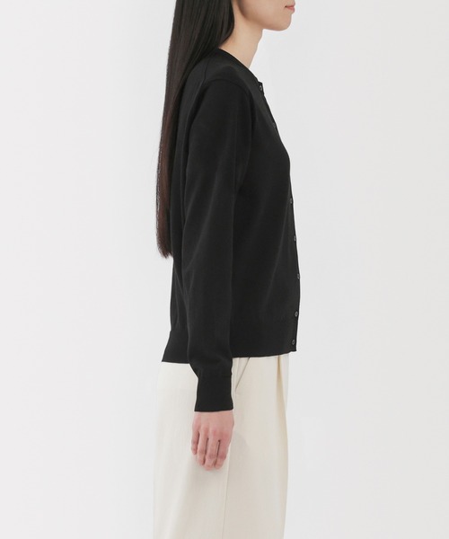 無印良品(ムジルシリョウヒン)の「婦人 UVカット強撚コットンクルーネックカーディガン(カーディガン/ボレロ・レディース・オフホワイト/ブラック/アイボリー/ピンク/ダークグレー/ネイビー/レンガ・S/M/L/XL)」の22枚目の写真