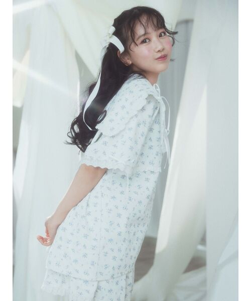 merry jenny（メリージェニー）の「リボンとお花のフリルカラーブラウス（シャツ/ブラウス・レディース・アイボリー・FREE）」の2枚目の写真