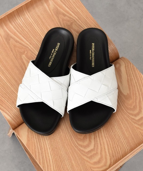 inter-chaussures（インターショシュール）の「【INTER-CHAUSSURES】イントレチャートクロスベルトサンダル(I52102)（サンダル・レディース・ホワイト/ゴールド/シルバー/ブラック・37/38/36/39/35）」の2枚目の写真