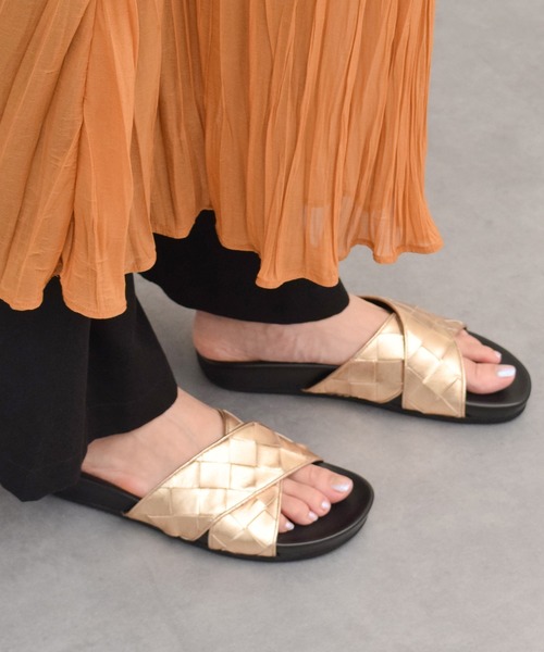 inter-chaussures（インターショシュール）の「【INTER-CHAUSSURES】イントレチャートクロスベルトサンダル(I52102)（サンダル・レディース・ホワイト/ゴールド/シルバー/ブラック・37/38/36/39/35）」の4枚目の写真