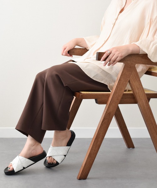 inter-chaussures（インターショシュール）の「【INTER-CHAUSSURES】イントレチャートクロスベルトサンダル(I52102)（サンダル・レディース・ホワイト/ゴールド/シルバー/ブラック・37/38/36/39/35）」の15枚目の写真