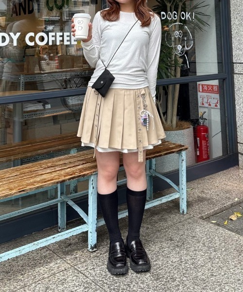 idem(イデム)の「layered pleats mini skirt/レイヤードプリーツミニスカート(スカート・レディース・グレー/ライトベージュ・FREE)」の22枚目の写真