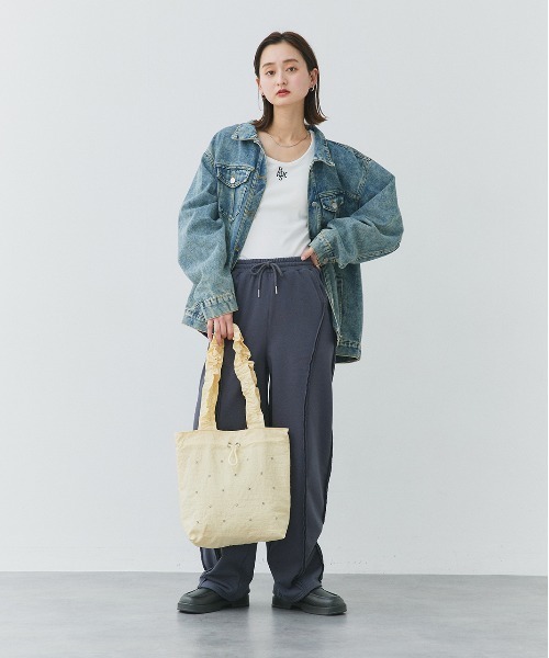 ad thie(アドティエ)の「ギャザーハンドル ビジュートートバッグ(トートバッグ・レディース・ライトグレー/ブラック/イエロー・FREE)」の20枚目の写真