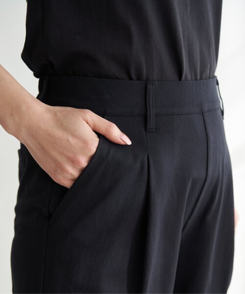 IKKA LOUNGE(イッカラウンジ)の「【セットアップ対応】GOKU楽ワークテーパードパンツ(その他パンツ・レディース・ネイビー/ベージュ・M/L/S)」の13枚目の写真
