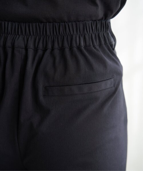 IKKA LOUNGE(イッカラウンジ)の「【セットアップ対応】GOKU楽ワークテーパードパンツ(その他パンツ・レディース・ネイビー/ベージュ・M/L/S)」の16枚目の写真