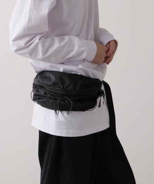 and wander（アンドワンダー）の「【入庫禁止】and wander/アンドワンダー Sil Waist Bag ウエストバッグ（ボディバッグ/ウエストポーチ・メンズ・ブラック・FREE）」の13枚目の写真