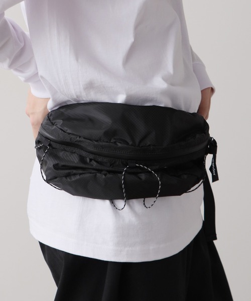 and wander（アンドワンダー）の「【入庫禁止】and wander/アンドワンダー Sil Waist Bag ウエストバッグ（ボディバッグ/ウエストポーチ・メンズ・ブラック・FREE）」の14枚目の写真