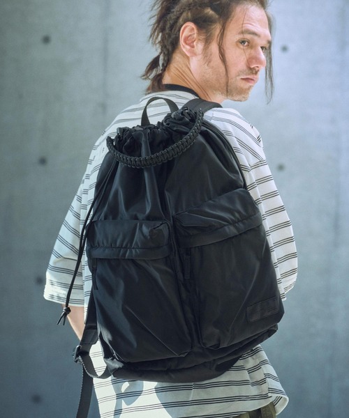 ADAM PATEK(アダムパテック)の「ADAMPATEK/double pockets drawstring backpack/ダブルポケットバックパック(AP2519035)(バックパック/リュック・レディース・ブラック/グレー・FREE)」の2枚目の写真