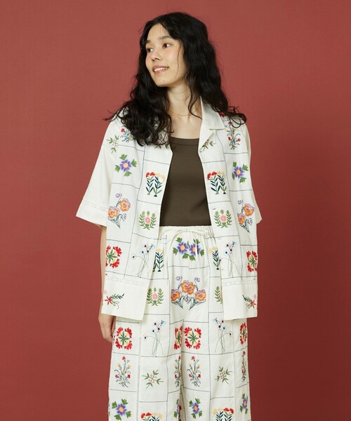 Freada（フリーダ）の「Freada/フリーダ パッチワーク花刺繍シャツ（シャツ/ブラウス・レディース・オフホワイト/ブラック・ﾌﾘ-）」の8枚目の写真