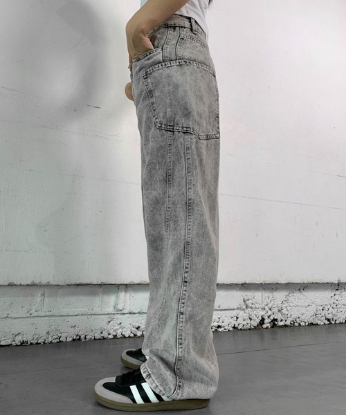 lilful(リルフル)の「立体切り替えデザイン ケミカルウォッシュ加工 ワイドバレルレッグデニム(デニムパンツ・レディース・グレー・S/M/L)」の14枚目の写真