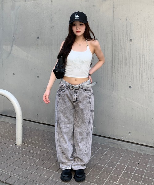 lilful(リルフル)の「立体切り替えデザイン ケミカルウォッシュ加工 ワイドバレルレッグデニム(デニムパンツ・レディース・グレー・S/M/L)」の20枚目の写真