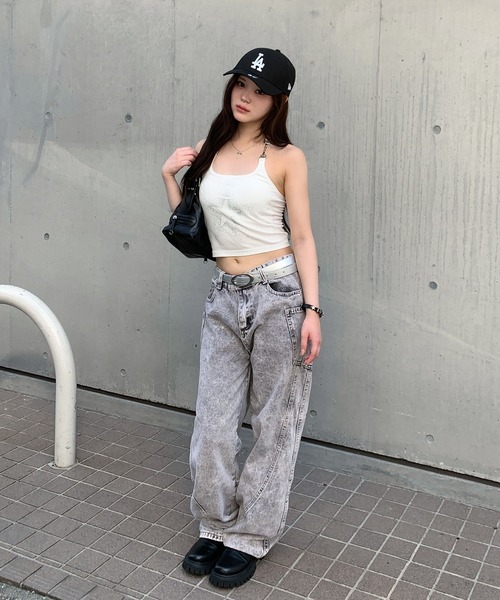 lilful(リルフル)の「立体切り替えデザイン ケミカルウォッシュ加工 ワイドバレルレッグデニム(デニムパンツ・レディース・グレー・S/M/L)」の22枚目の写真