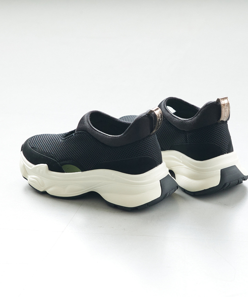 Au BANNISTER（オゥバニスター）の「メリージェーンスニーカー（スニーカー・レディース・シルバー/ブラック/ホワイト・22.5/23/23.5/24/24.5）」の5枚目の写真