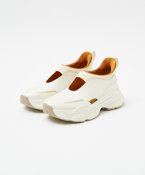 Au BANNISTER（オゥバニスター）の「メリージェーンスニーカー（スニーカー・レディース・シルバー/ブラック/ホワイト・22.5/23/23.5/24/24.5）」の9枚目の写真