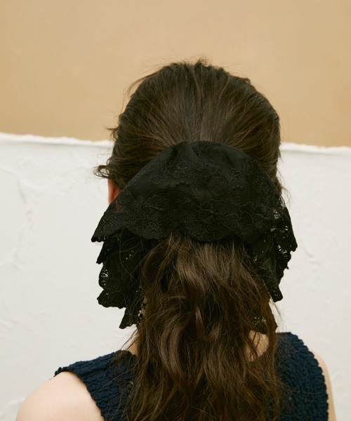 Lutim by u（ルチバイユー）の「Tulle double frill scrunchie / チュールダブルフリルシュシュ（シュシュ・レディース・ホワイト/ブラック・FREE）」の18枚目の写真