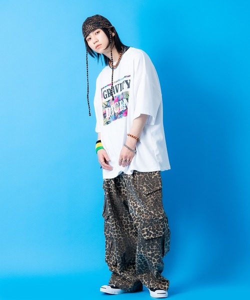a.p.o.v.(エーピーオービー)の「a.p.o.v. フラワーミックスビッグボックスロゴプリントオーバーサイズTシャツ(Tシャツ/カットソー・メンズ・ホワイト/ブラック/オレンジ・ONESIZE)」の6枚目の写真