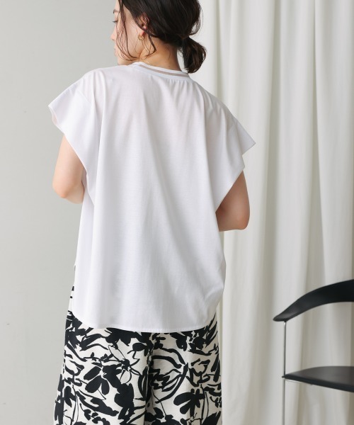 Bou Jeloud(ブージュルード)の「衿ラインプルオーバー(Tシャツ/カットソー・レディース・キャメル/オフホワイト/ブルー/ブラック・FREE)」の11枚目の写真