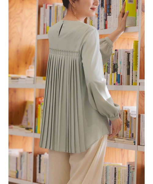 IEDIT(イディット)の「IEDIT 抗菌防臭&UVカットがうれしい バックプリーツが品よく揺れる 後ろ姿が印象的な着映えトップス(シャツ/ブラウス・レディース・ネイビー/ライトグリーン・LL/3L/M/L/4L/S)」の1枚目の写真