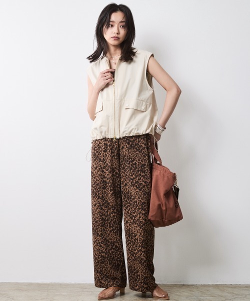 CHIC STYLE（シックスタイル）の「ジップアップブラウス＜大きいサイズ有＞シックスタイル（シャツ/ブラウス・レディース・クリーム/ブラック・L/M/5L/4L/3L/LL）」の4枚目の写真