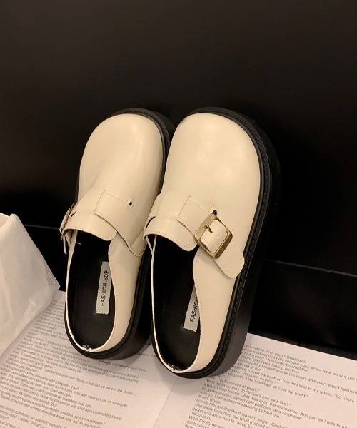 Teem Store(チームストア)の「厚底ベルトデザインサボサンダル(サンダル・レディース・アイボリー/ブラック・M/L)」の5枚目の写真