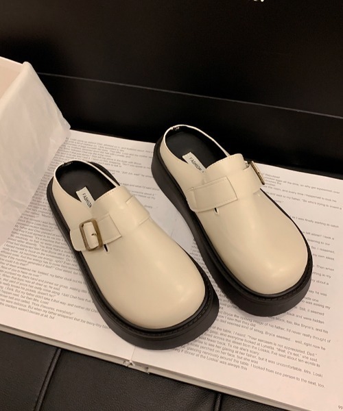 Teem Store(チームストア)の「厚底ベルトデザインサボサンダル(サンダル・レディース・アイボリー/ブラック・M/L)」の4枚目の写真