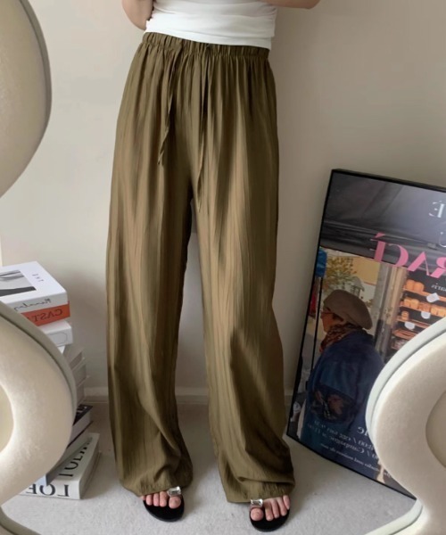 COCOMOMO(ココモモ)の「【5色展開】 春夏 大活躍 イージーパンツ ワイド パンツ(その他パンツ・レディース・ブラック/カーキ/パープル/ベージュ/ダークブラウン・FREE)」の4枚目の写真