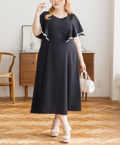CLETTE(クレット)の「配色使いフレア袖ワンピース(ワンピース・レディース・サンドグレー/ブラック/チャコールグレー・3L/LL/4L)」の2枚目の写真