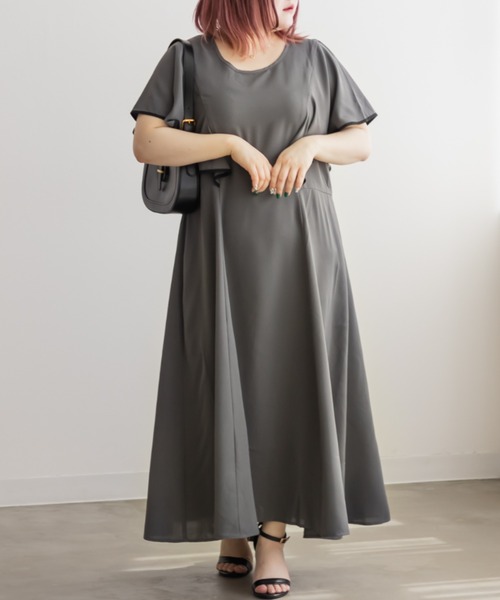 CLETTE(クレット)の「配色使いフレア袖ワンピース(ワンピース・レディース・サンドグレー/ブラック/チャコールグレー・3L/LL/4L)」の6枚目の写真