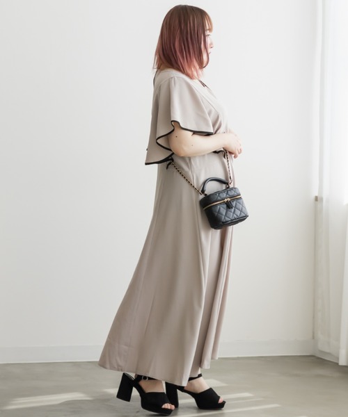 CLETTE(クレット)の「配色使いフレア袖ワンピース(ワンピース・レディース・サンドグレー/ブラック/チャコールグレー・3L/LL/4L)」の21枚目の写真