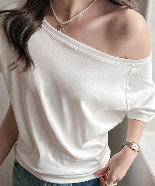 MAISON DE THERESE(メゾン ド テレーズ)の「オフショルダー ルーズTシャツ(Tシャツ/カットソー・レディース・ブラック/ホワイト/ブルー/グレー・S/M/L)」の2枚目の写真