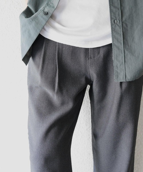 SENSE OF PLACE by URBAN RESEARCH（センスオブプレイスバイアーバンリサーチ）の「マイクロチェック2タックワイドスラックス（その他パンツ・メンズ・ブラック/ライトブラウン/ライトグレー・MEDIUM/LARGE）」の2枚目の写真