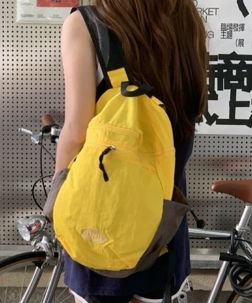 Vipoa（ヴィポア）の「バイカラーナイロンlogoバッグパック（バック