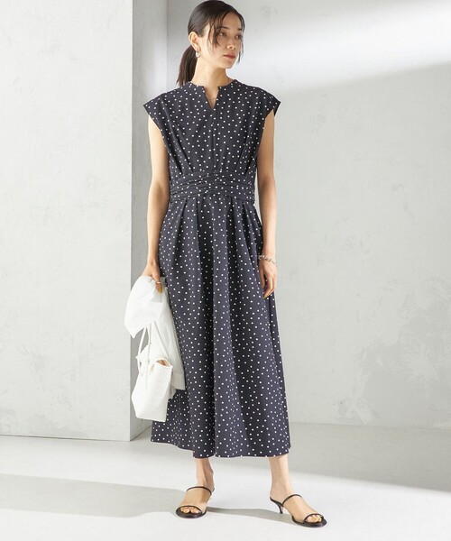 SHIPS（シップス）の「〈手洗い可能〉サッカー ストレッチ ドット 無地 フレンチ スリーブ ワンピース（ワンピース・レディース・ブラック/ネイビー・ONE SIZE）」の6枚目の写真