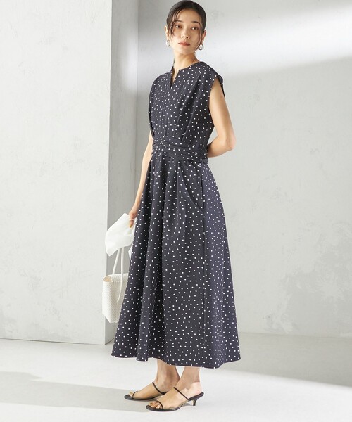 SHIPS（シップス）の「〈手洗い可能〉サッカー ストレッチ ドット 無地 フレンチ スリーブ ワンピース（ワンピース・レディース・ブラック/ネイビー・ONE SIZE）」の8枚目の写真