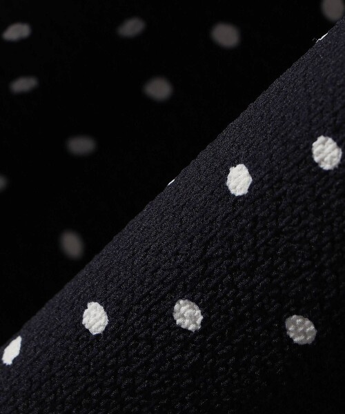 SHIPS（シップス）の「〈手洗い可能〉サッカー ストレッチ ドット 無地 フレンチ スリーブ ワンピース（ワンピース・レディース・ブラック/ネイビー・ONE SIZE）」の14枚目の写真