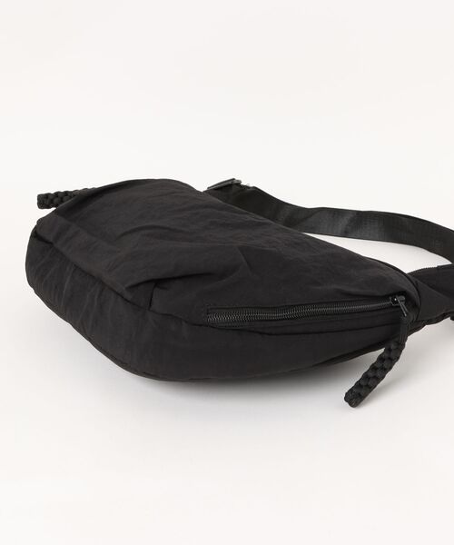 VIBGYOR（ヴィブジョー）の「urbanfemine./大容量 シンプルミニショルダーバッグ U7497（ショルダーバッグ・レディース・ブラック/カーキ/グレー/ベージュ・FREE）」の8枚目の写真