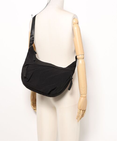 VIBGYOR（ヴィブジョー）の「urbanfemine./大容量 シンプルミニショルダーバッグ U7497（ショルダーバッグ・レディース・ブラック/カーキ/グレー/ベージュ・FREE）」の10枚目の写真